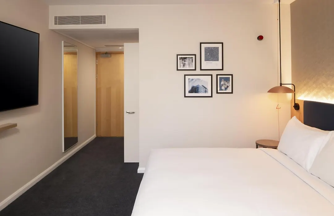 Hilton Garden Inn Bristol City Centre-1
