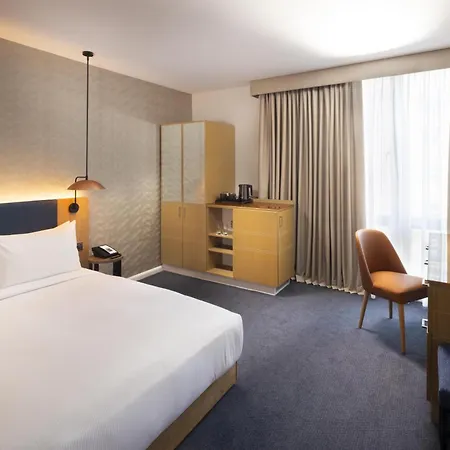 Hilton Garden Inn Bristol City Centre-3